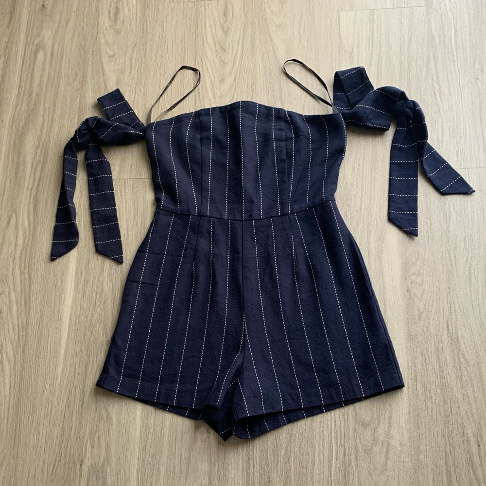 New J.O.A. Sunny Sensation Off-The Shoulder Cotton Romper - Picture 6 of 10